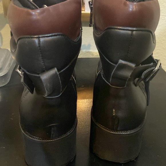 Hiking boots - Picture 7 of 7